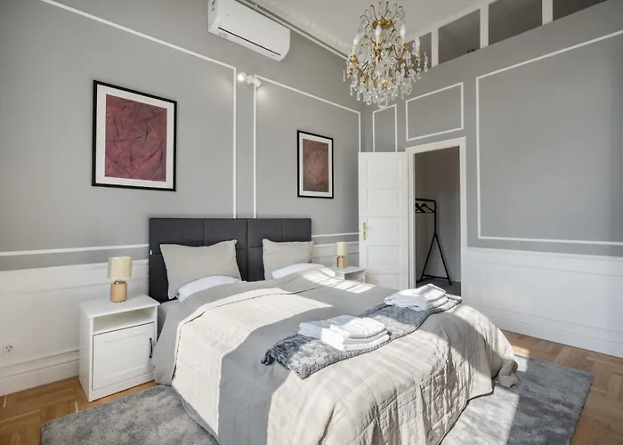 شقة 3 Bedroom Classical With A Modern Touch 2unit