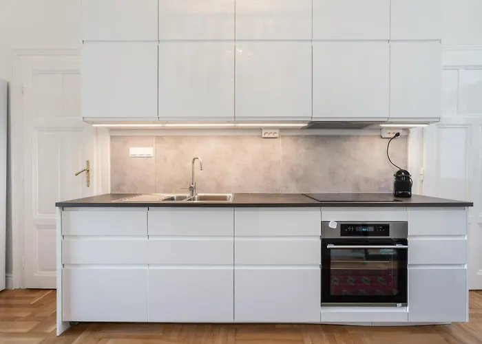3 Bedroom Classical With A Modern Touch 2unit דירה