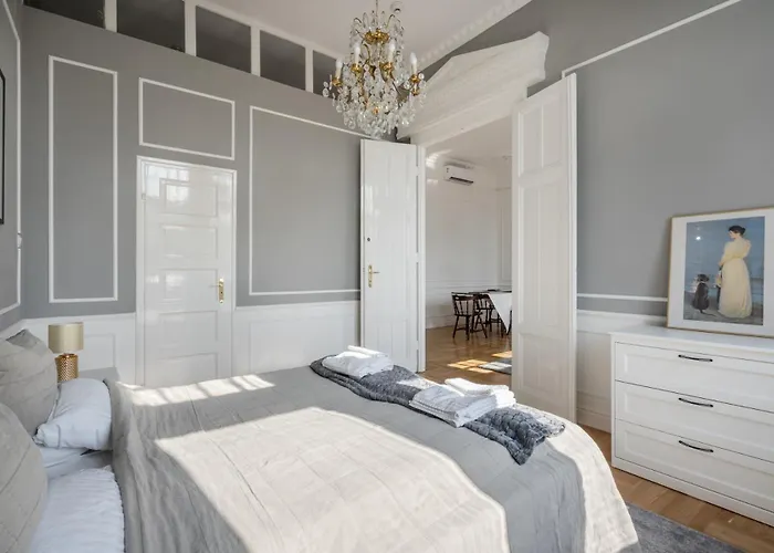 3 Bedroom Classical With A Modern Touch 2unit דירה *