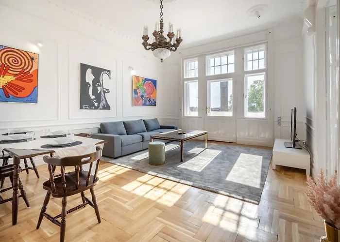 3 Bedroom Classical With A Modern Touch 2unit *