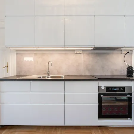 3 Bedroom Classical With A Modern Touch 2unit Apartament