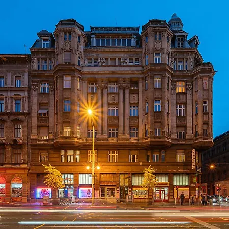 3 Bedroom Classical With A Modern Touch 2unit * Budapest